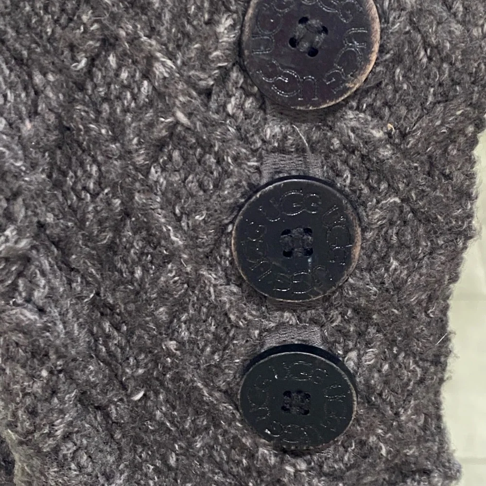 UGG knit detail boots size 5
